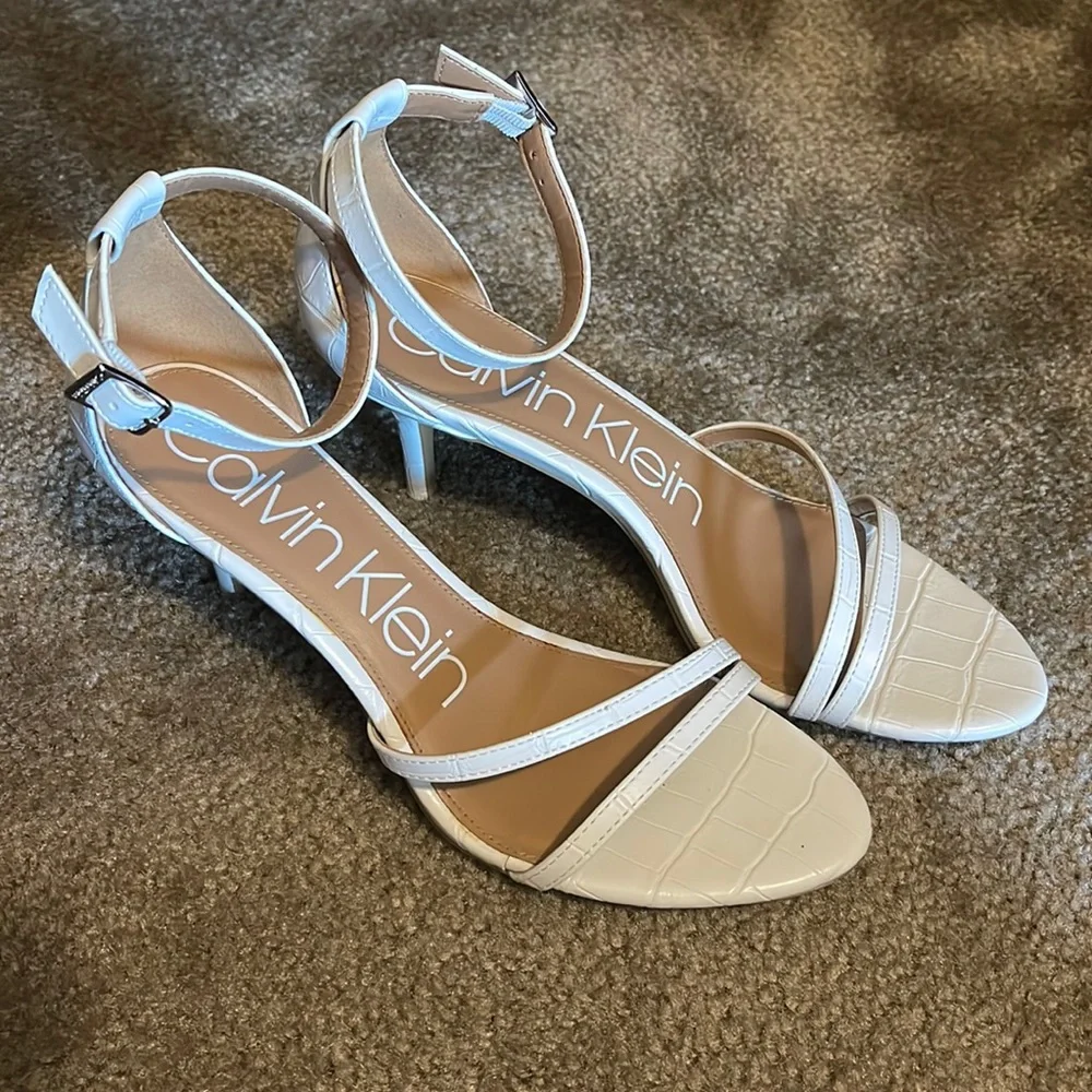 Heels - Picture 1 of 3